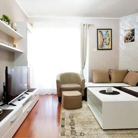 Vuk Apartment *